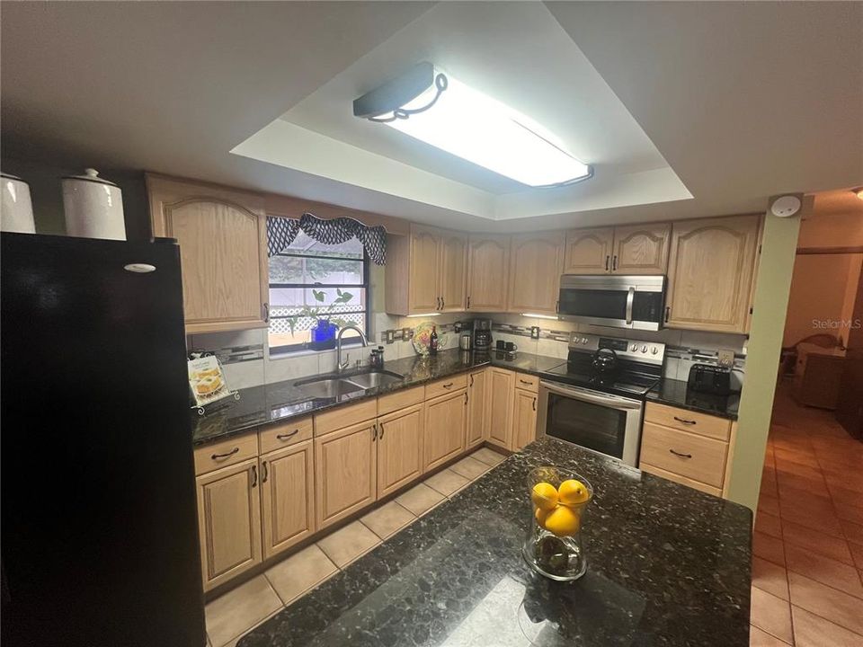 For Sale: $268,500 (2 beds, 2 baths, 1212 Square Feet)