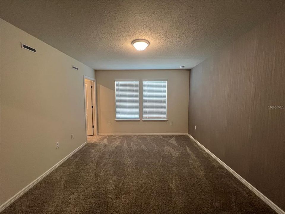 For Rent: $2,190 (3 beds, 2 baths, 1699 Square Feet)