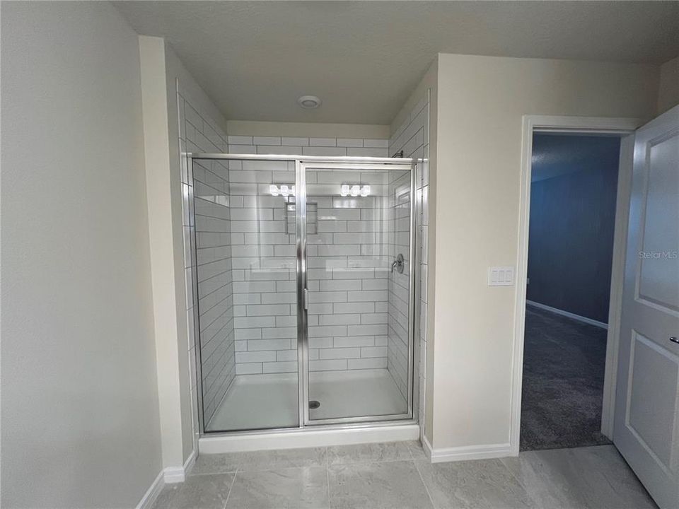 For Rent: $2,190 (3 beds, 2 baths, 1699 Square Feet)