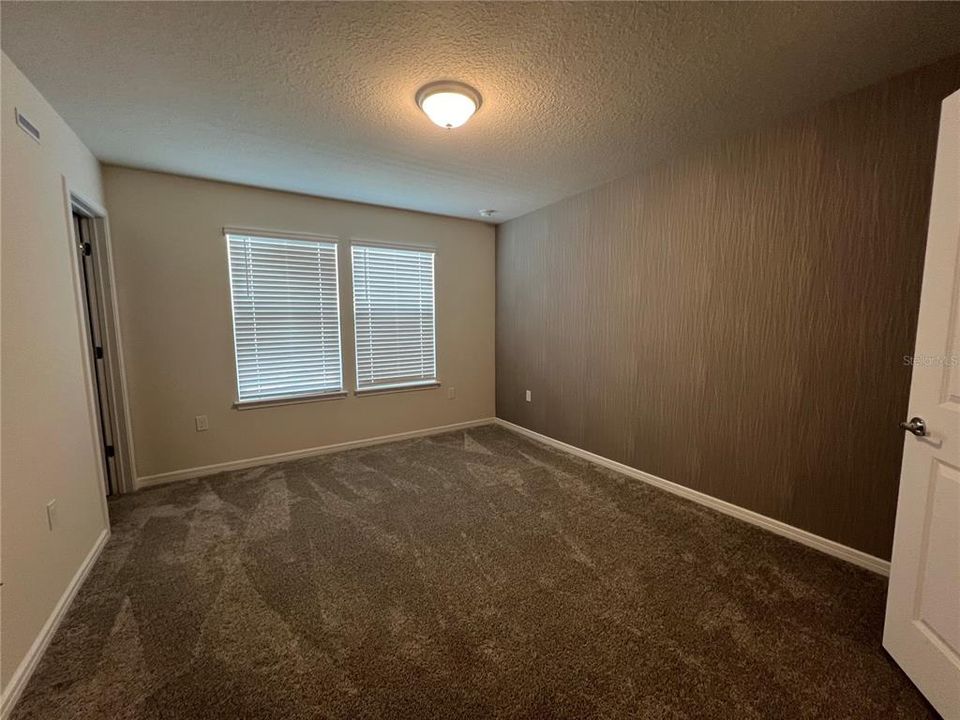 For Rent: $2,190 (3 beds, 2 baths, 1699 Square Feet)