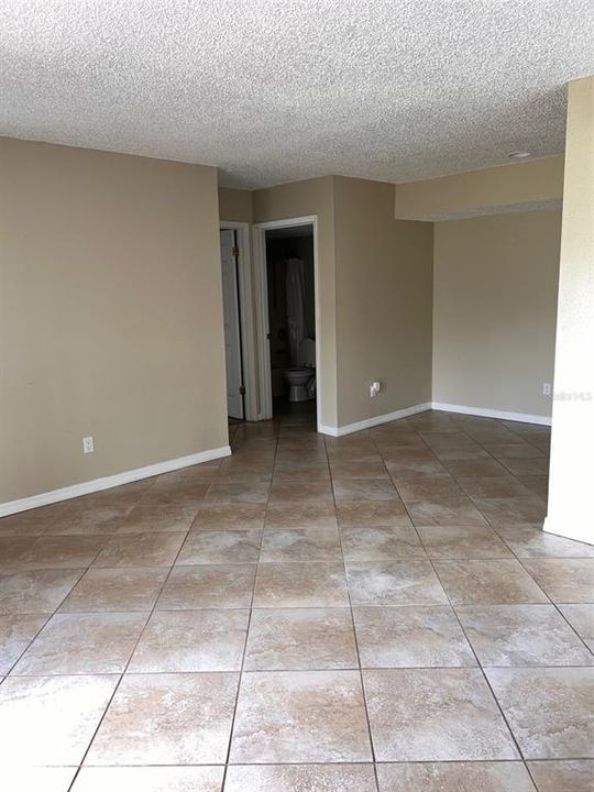 Active With Contract: $164,900 (1 beds, 1 baths, 645 Square Feet)