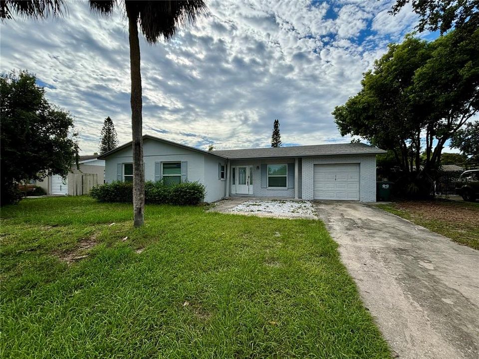 Active With Contract: $275,000 (3 beds, 2 baths, 1156 Square Feet)