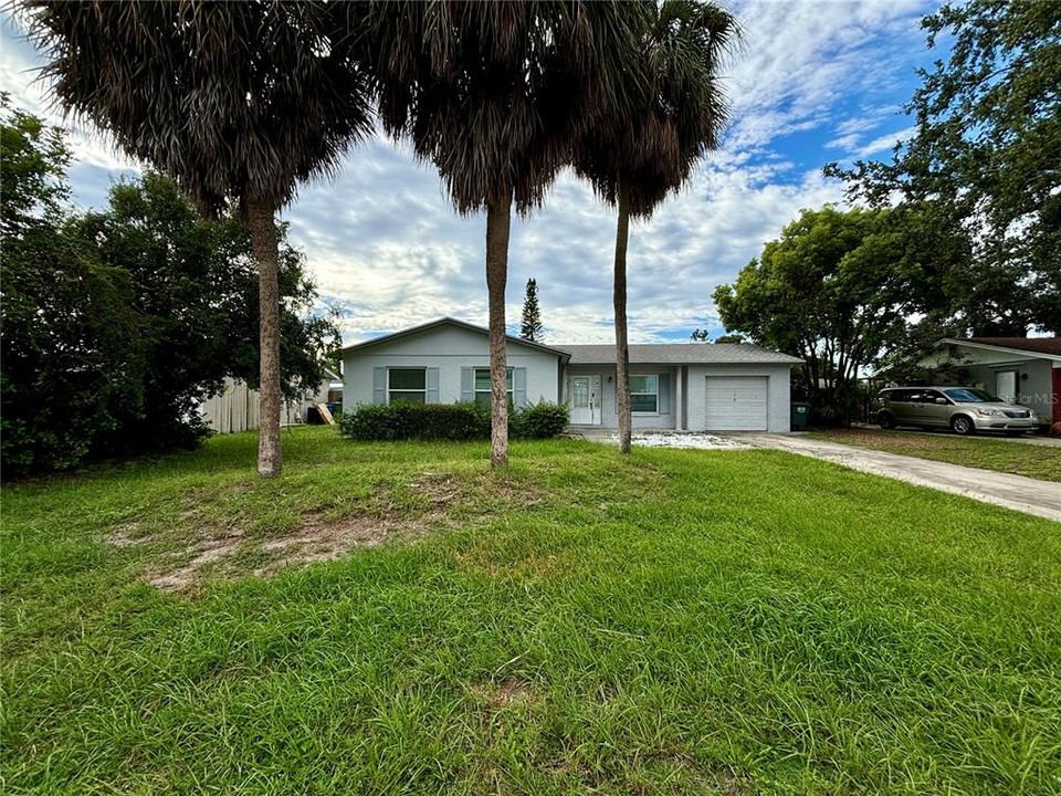 Active With Contract: $275,000 (3 beds, 2 baths, 1156 Square Feet)