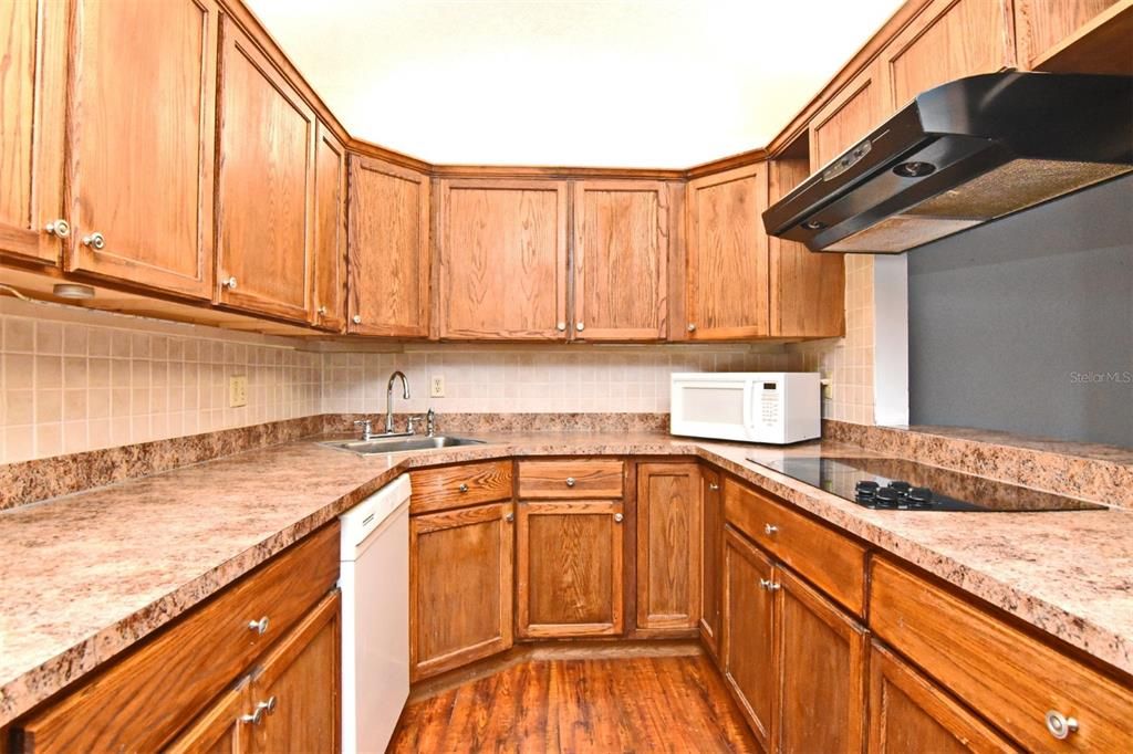 For Sale: $205,000 (2 beds, 2 baths, 1110 Square Feet)