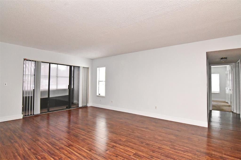 For Sale: $205,000 (2 beds, 2 baths, 1110 Square Feet)