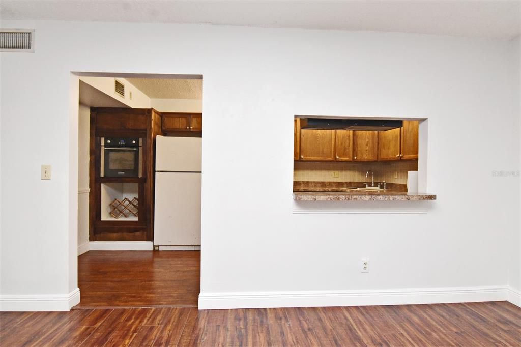 For Sale: $205,000 (2 beds, 2 baths, 1110 Square Feet)