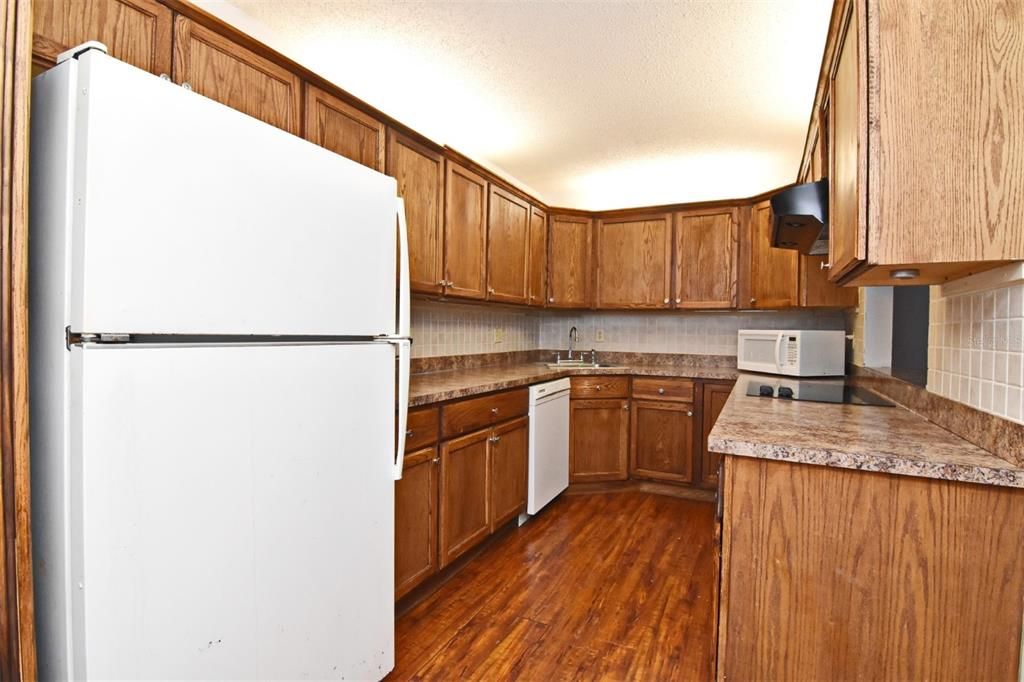 For Sale: $205,000 (2 beds, 2 baths, 1110 Square Feet)