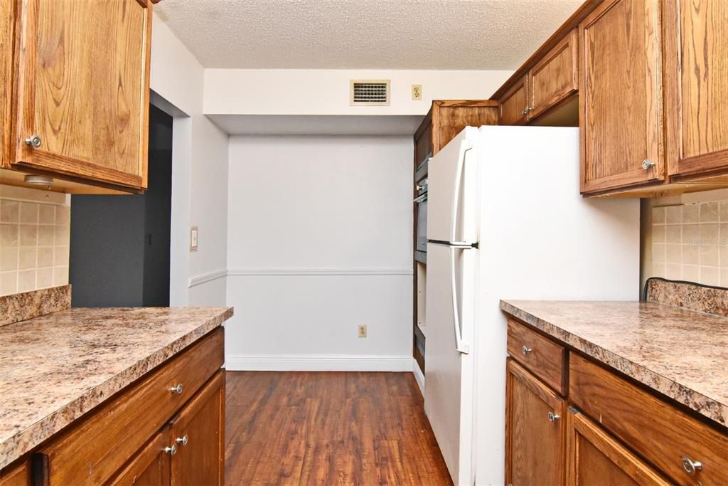 For Sale: $205,000 (2 beds, 2 baths, 1110 Square Feet)