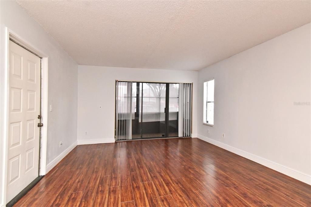 For Sale: $205,000 (2 beds, 2 baths, 1110 Square Feet)