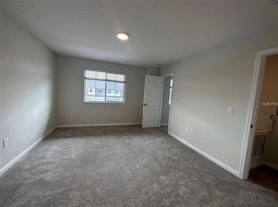 For Rent: $2,500 (3 beds, 2 baths, 1379 Square Feet)