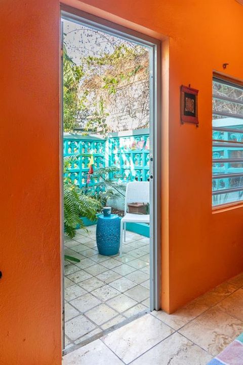 En Venta: $775,000 (4 camas, 3 baños, 1850 Pies cuadrados)