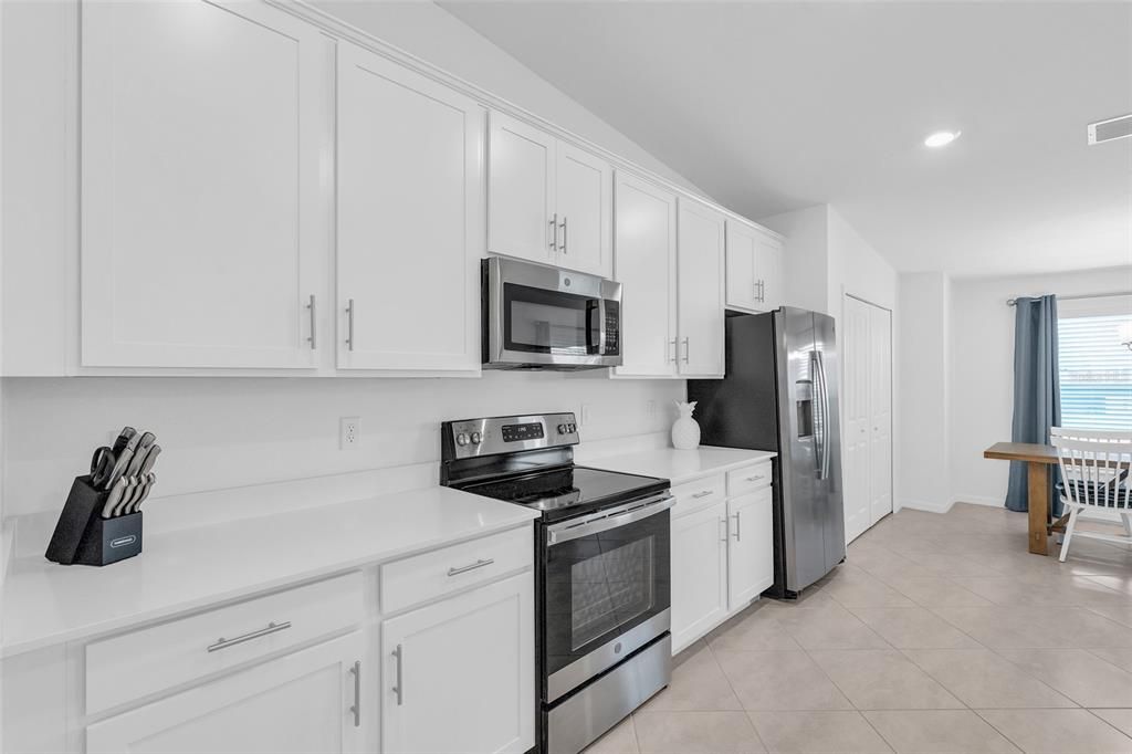 For Sale: $399,000 (2 beds, 2 baths, 1438 Square Feet)