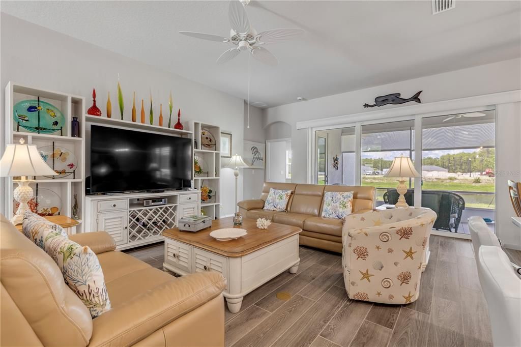 Active With Contract: $439,000 (3 beds, 2 baths, 1806 Square Feet)