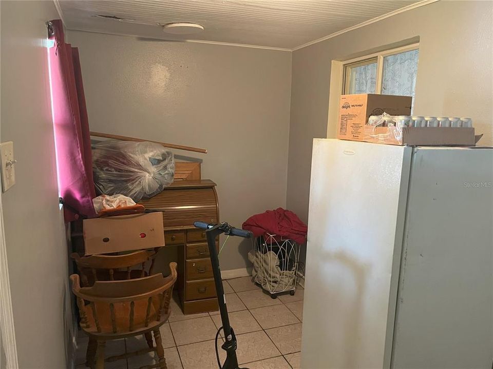 For Sale: $330,000 (3 beds, 2 baths, 1079 Square Feet)