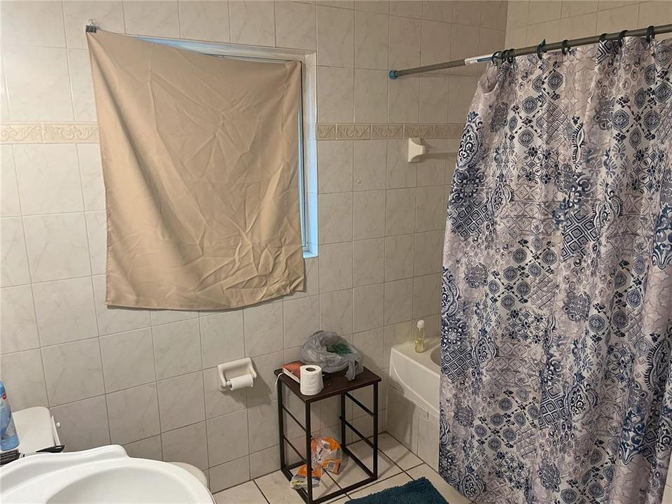 For Sale: $330,000 (3 beds, 2 baths, 1079 Square Feet)