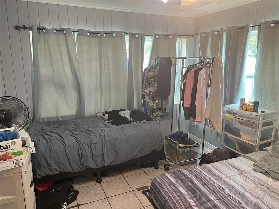 For Sale: $330,000 (3 beds, 2 baths, 1079 Square Feet)