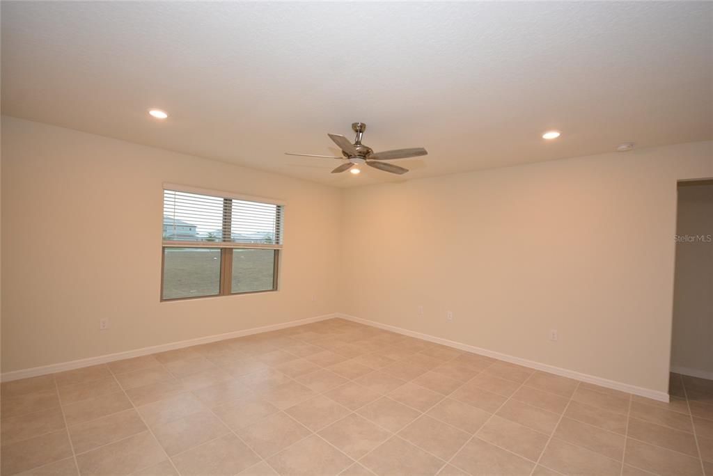 Active With Contract: $2,100 (4 beds, 2 baths, 1865 Square Feet)