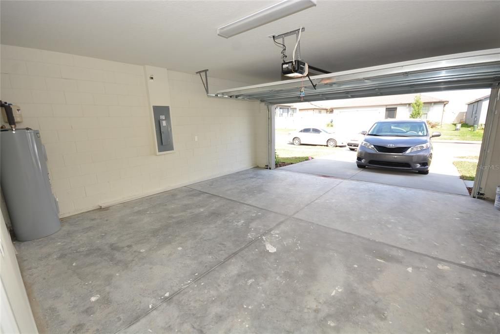 Active With Contract: $2,100 (4 beds, 2 baths, 1865 Square Feet)