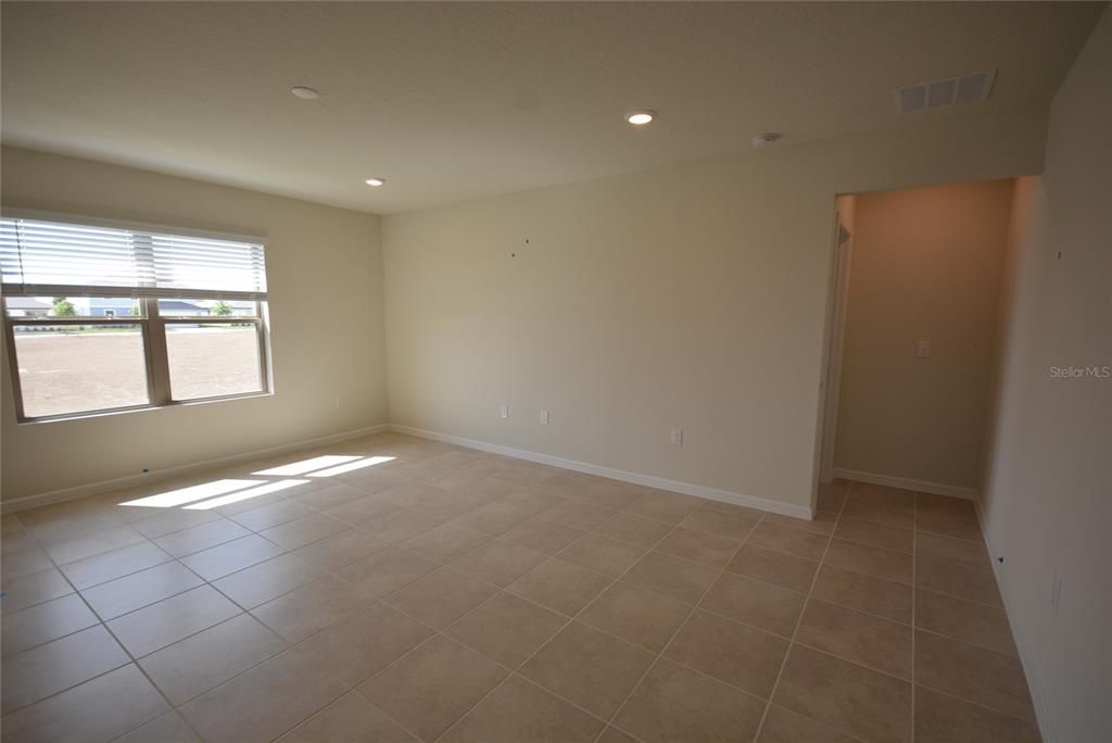 Active With Contract: $2,100 (4 beds, 2 baths, 1865 Square Feet)