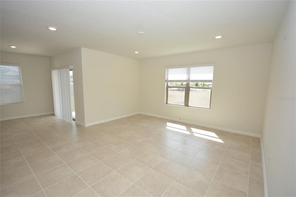 Active With Contract: $2,100 (4 beds, 2 baths, 1865 Square Feet)