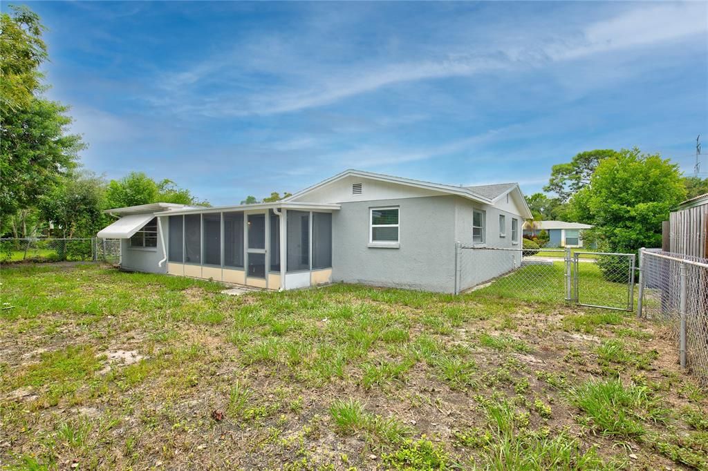 For Sale: $255,000 (3 beds, 2 baths, 1298 Square Feet)