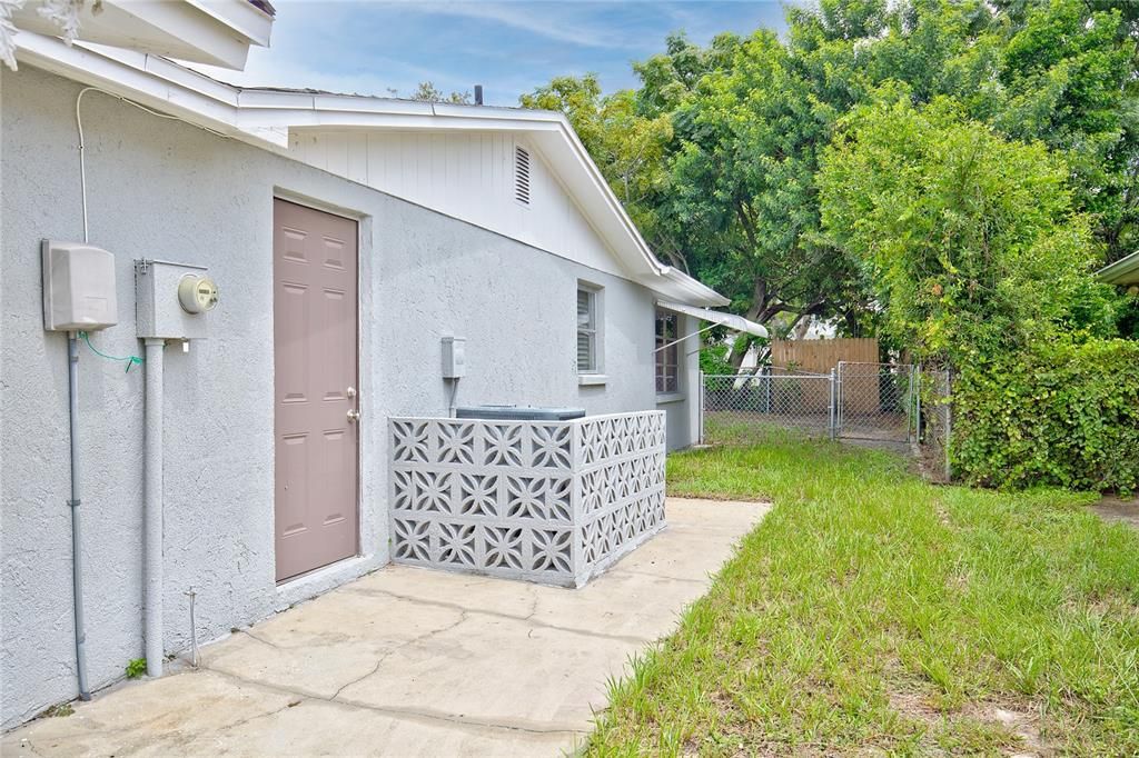 For Sale: $255,000 (3 beds, 2 baths, 1298 Square Feet)