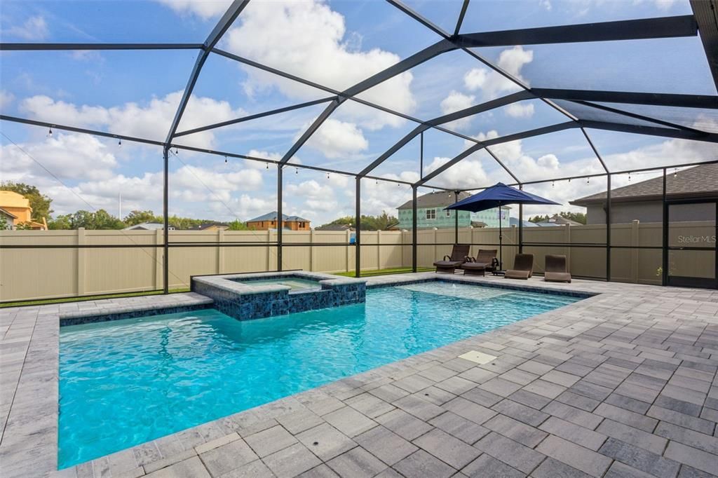 Saltwater pool with Spa