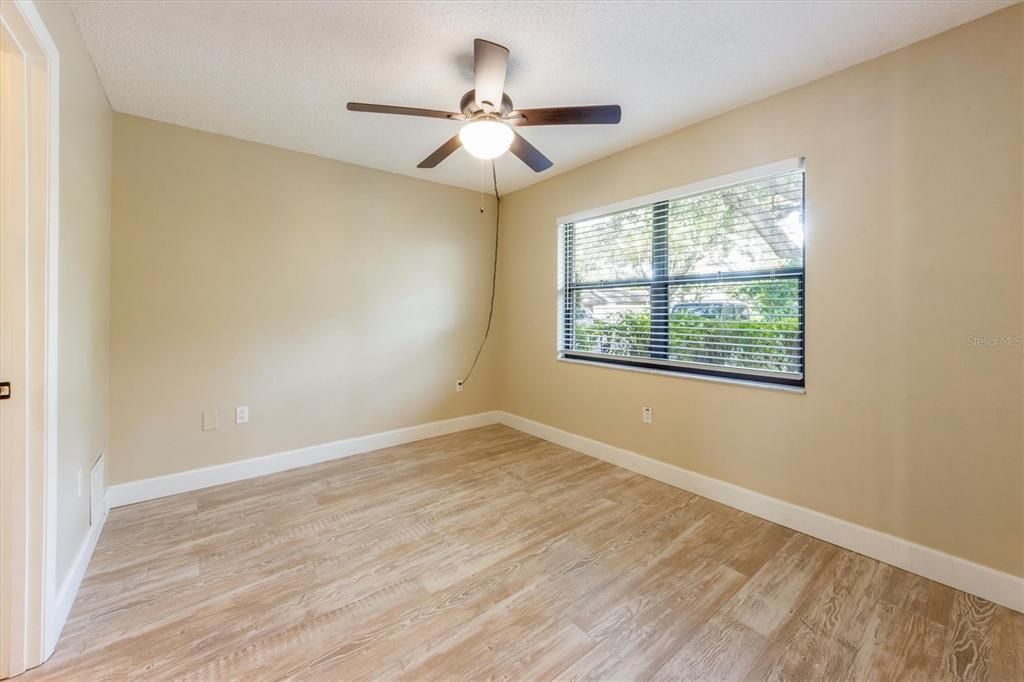 For Sale: $219,500 (2 beds, 2 baths, 722 Square Feet)