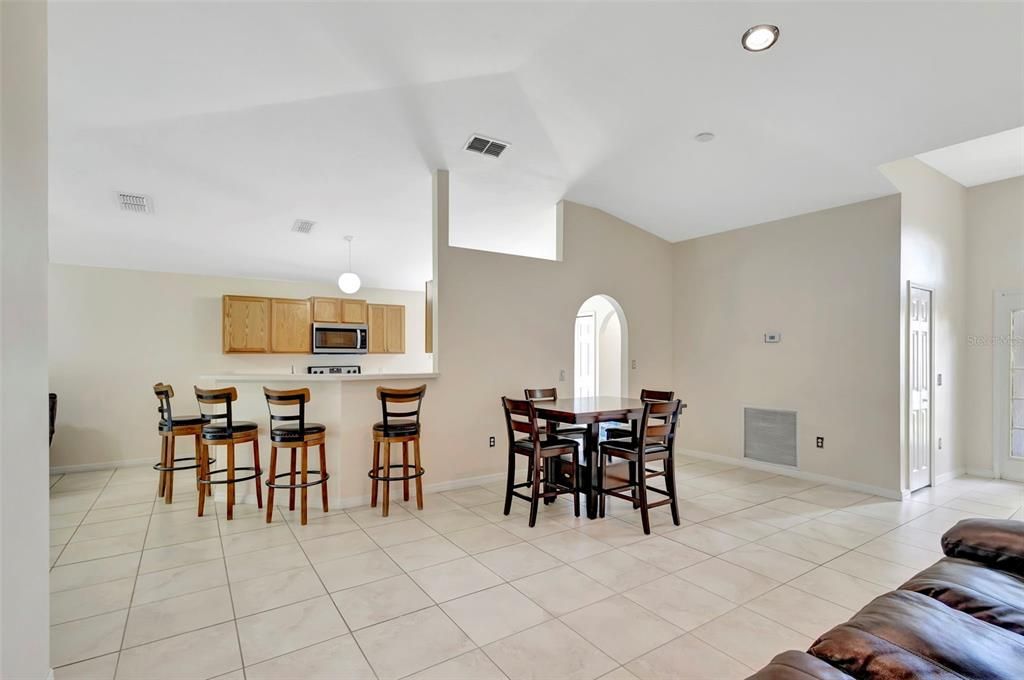 For Sale: $305,000 (3 beds, 2 baths, 1620 Square Feet)