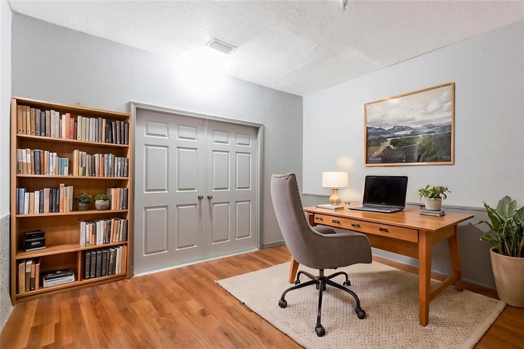 Virtually staged bonus room