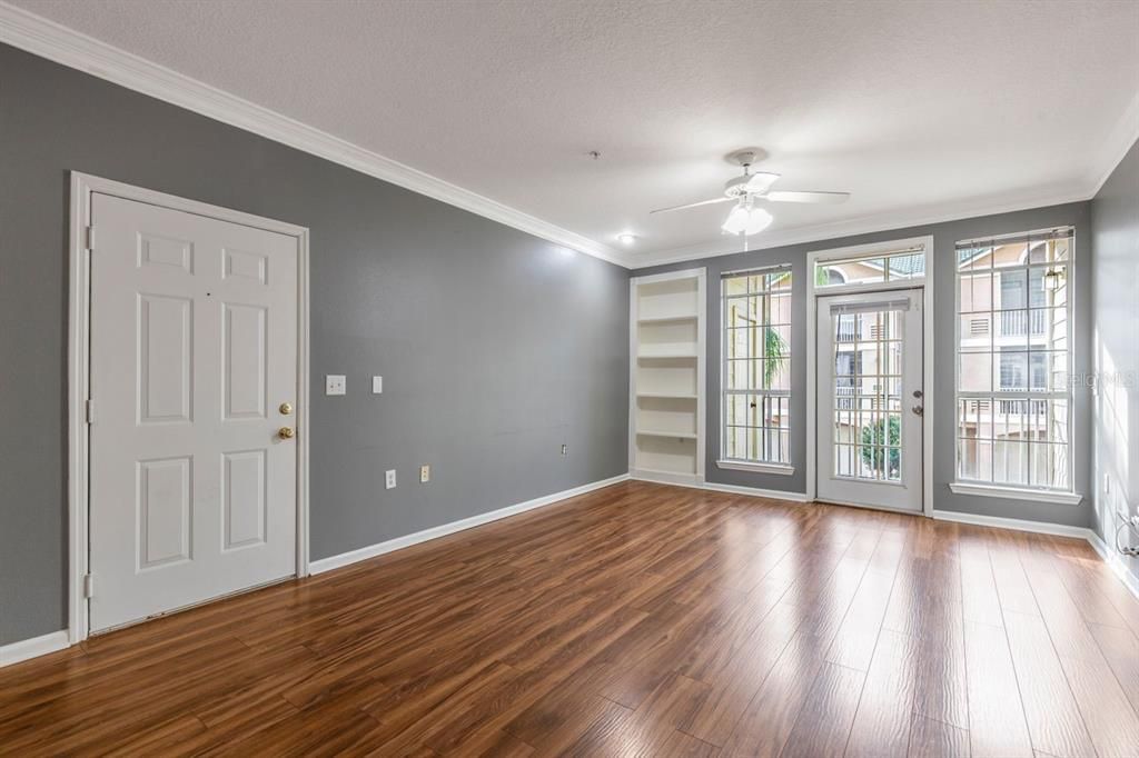 Spacious Living room