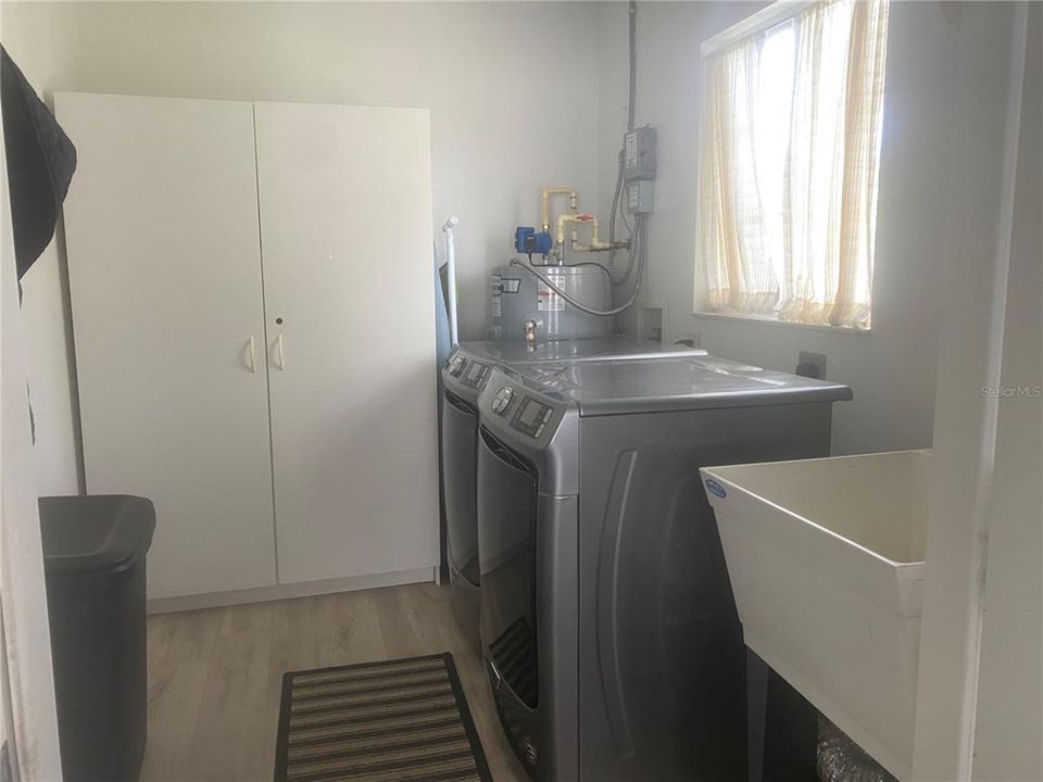 Mud Room /Inside Laundry & Utility Sink.