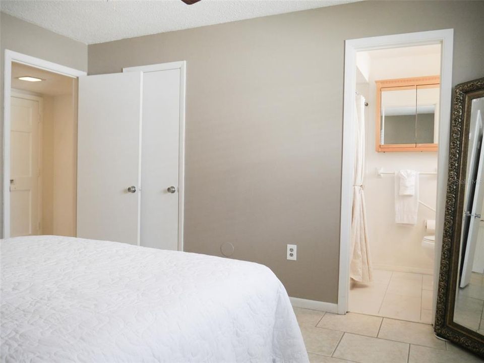 For Sale: $205,999 (2 beds, 2 baths, 1380 Square Feet)