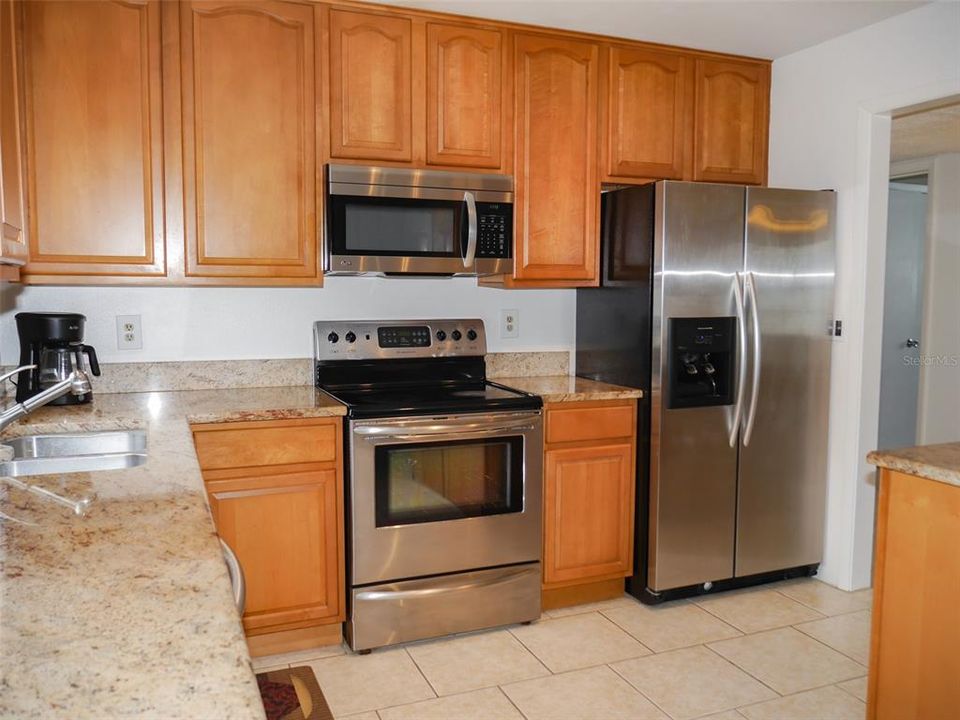 For Sale: $205,999 (2 beds, 2 baths, 1380 Square Feet)