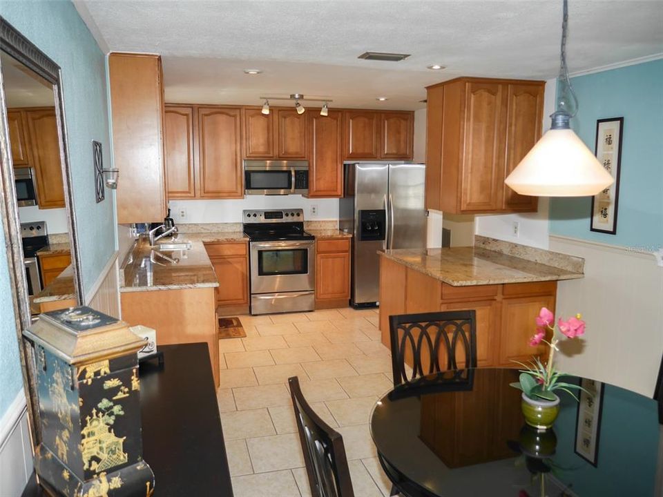 For Sale: $205,999 (2 beds, 2 baths, 1380 Square Feet)