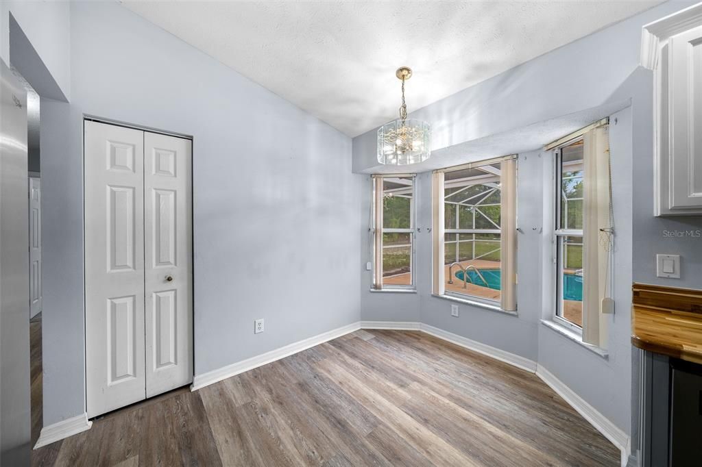 breakfast nook/pantry