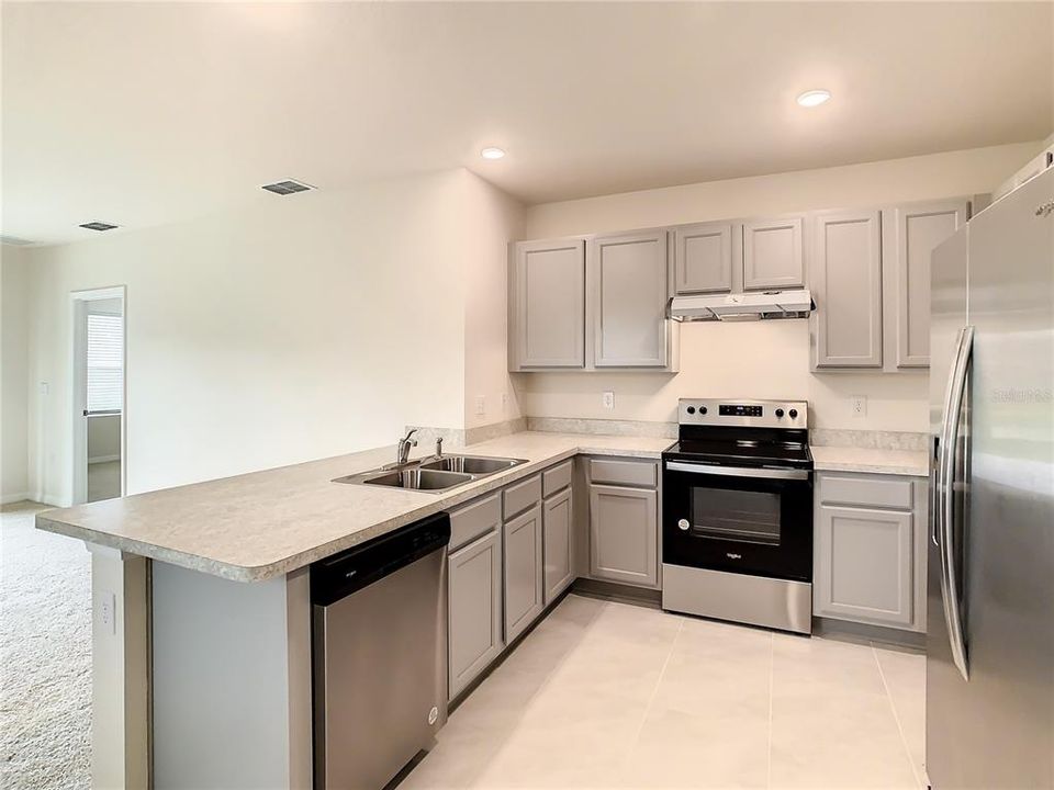 For Rent: $2,095 (3 beds, 2 baths, 1516 Square Feet)