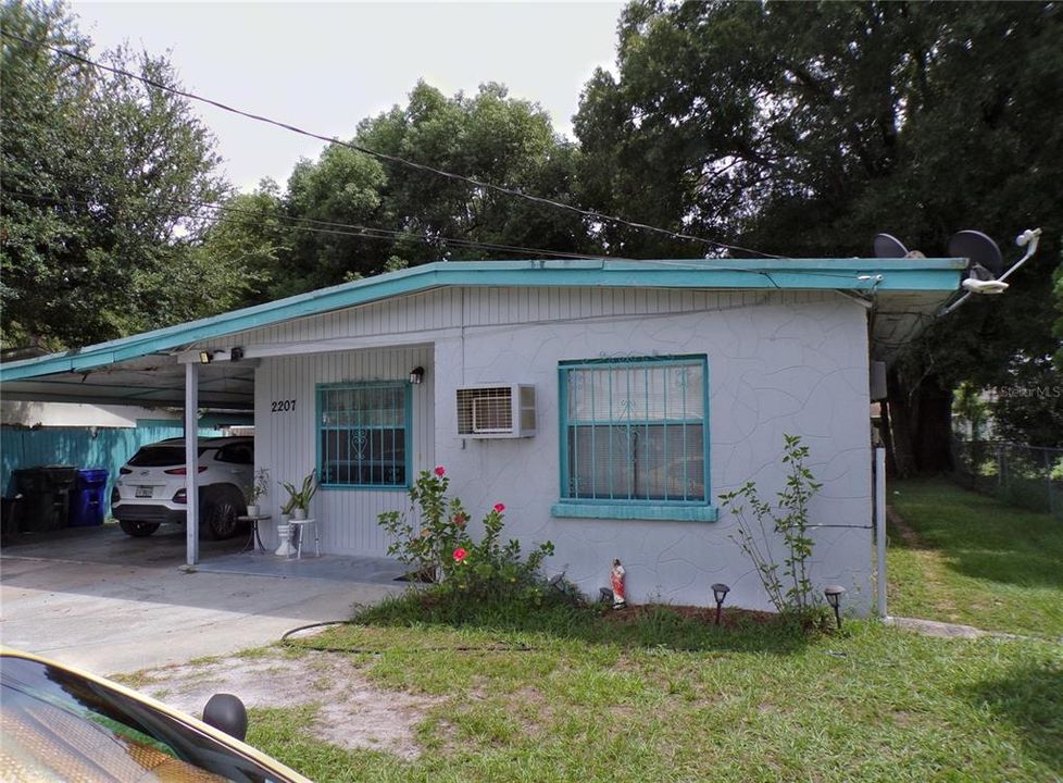 For Sale: $160,000 (3 beds, 2 baths, 820 Square Feet)