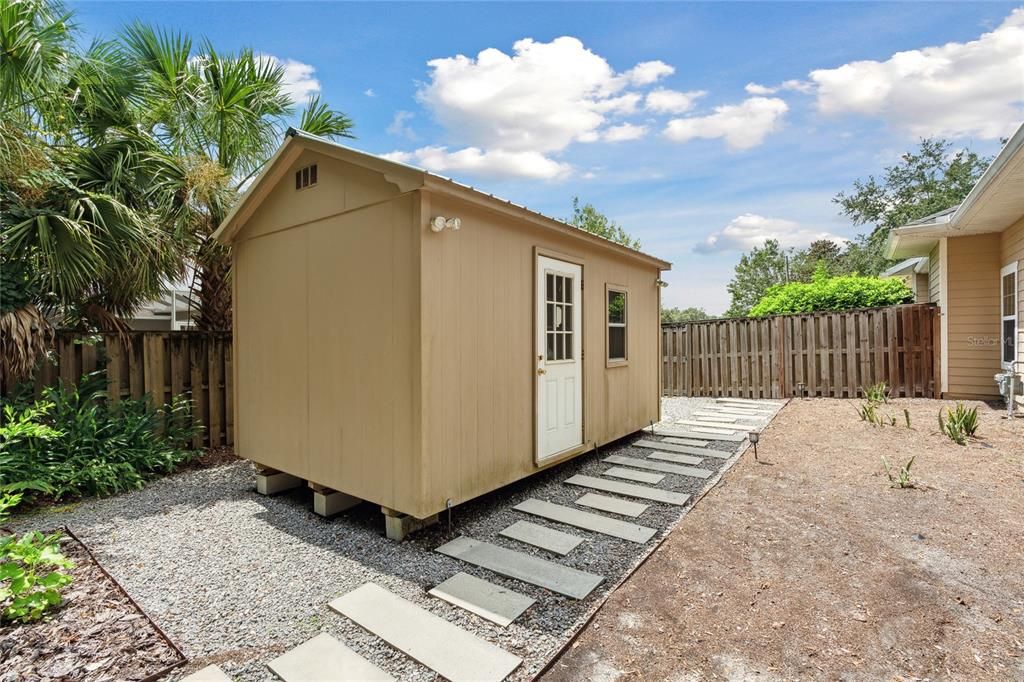 Large shed with power! A gardeners delight!