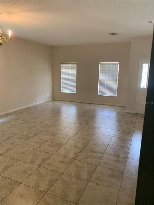 For Rent: $3,600 (6 beds, 3 baths, 2747 Square Feet)