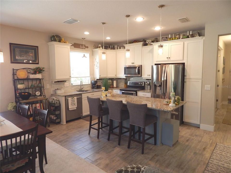 For Sale: $519,900 (2 beds, 2 baths, 1628 Square Feet)