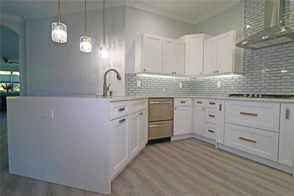 For Sale: $439,900 (2 beds, 2 baths, 1670 Square Feet)