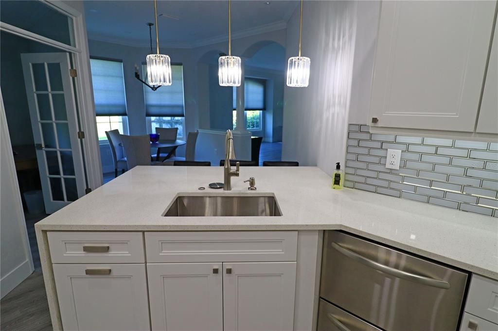 For Sale: $439,900 (2 beds, 2 baths, 1670 Square Feet)