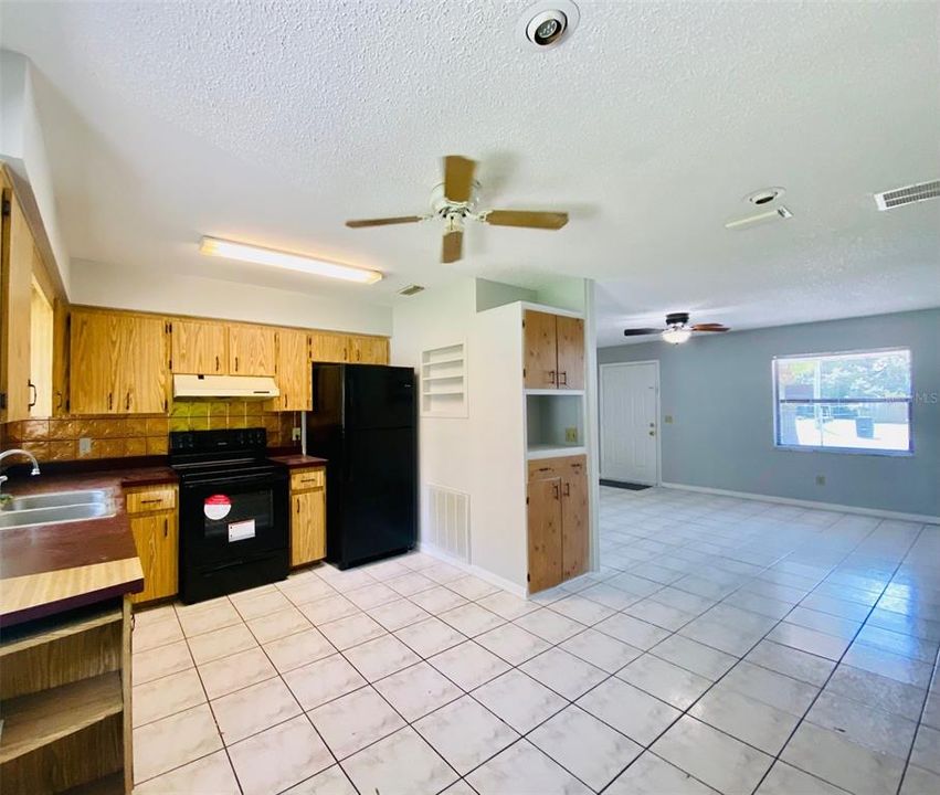 For Rent: $1,650 (3 beds, 1 baths, 1204 Square Feet)