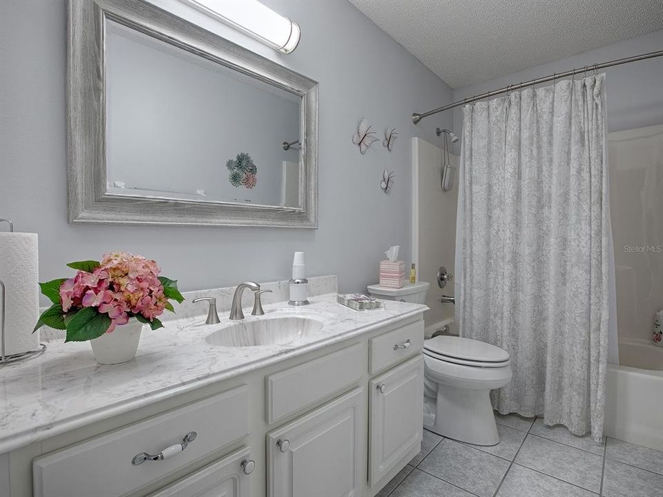 PRISTINE GUEST BATH WITH TUB/SHOWER COMBO