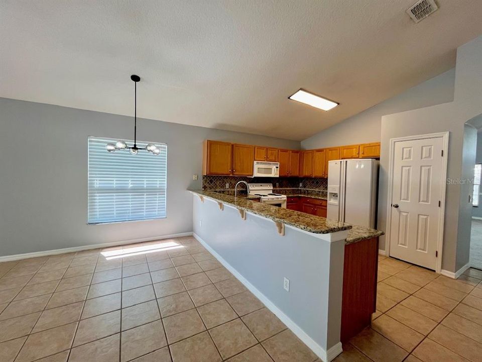 For Rent: $3,095 (4 beds, 2 baths, 2020 Square Feet)