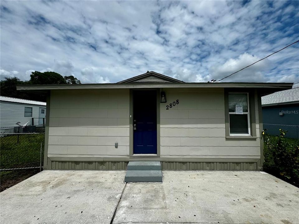 For Sale: $249,900 (3 beds, 2 baths, 1100 Square Feet)