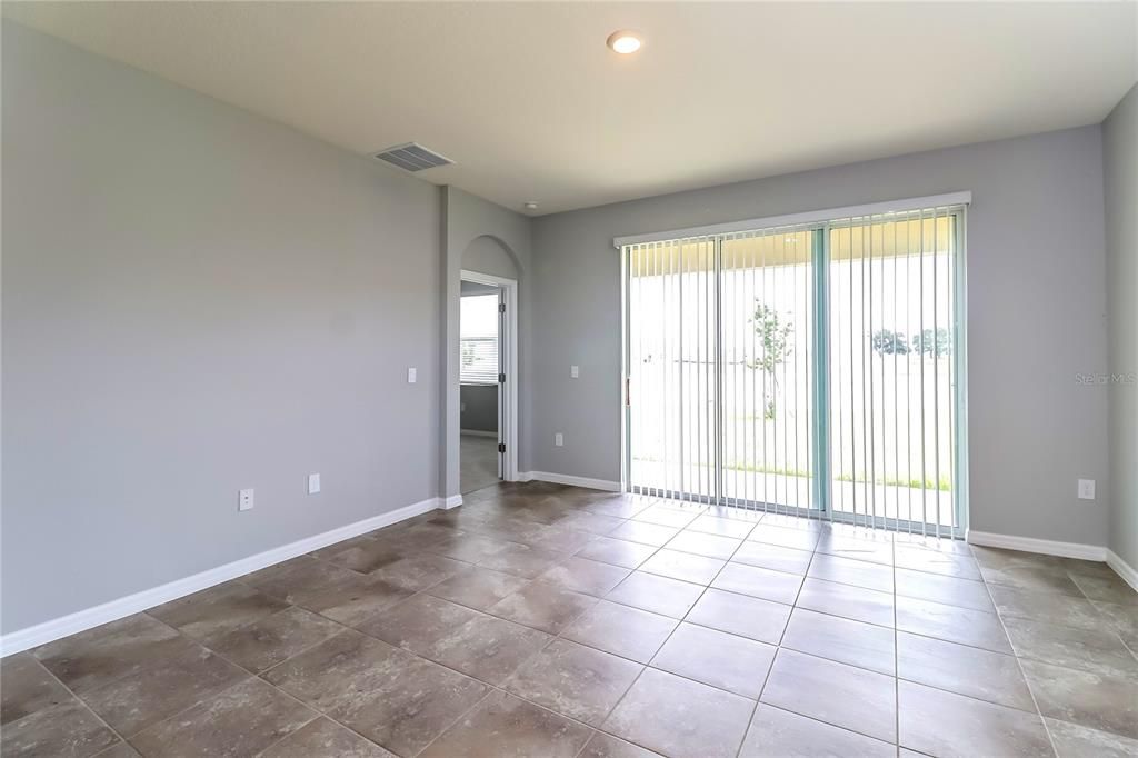 For Rent: $2,249 (3 beds, 2 baths, 1587 Square Feet)