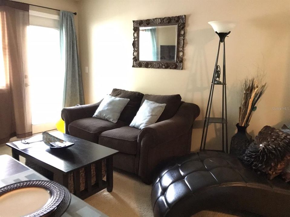 Active With Contract: $135,000 (1 beds, 1 baths, 500 Square Feet)