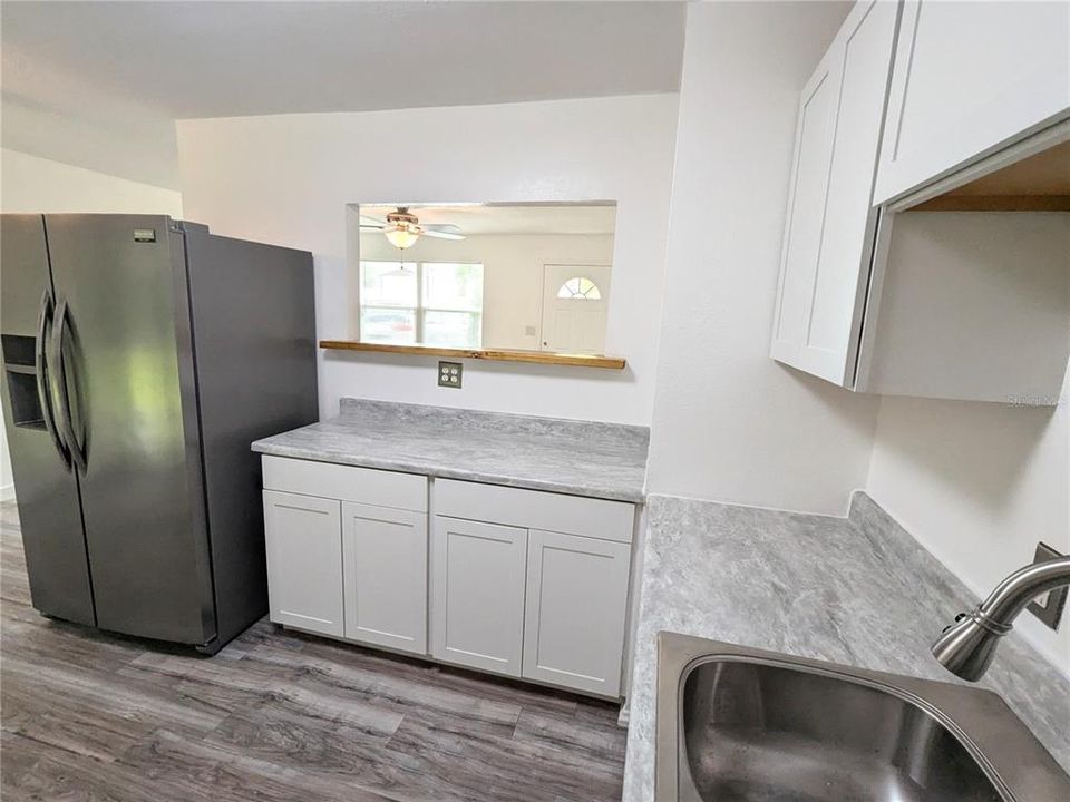 For Sale: $228,000 (3 beds, 1 baths, 912 Square Feet)